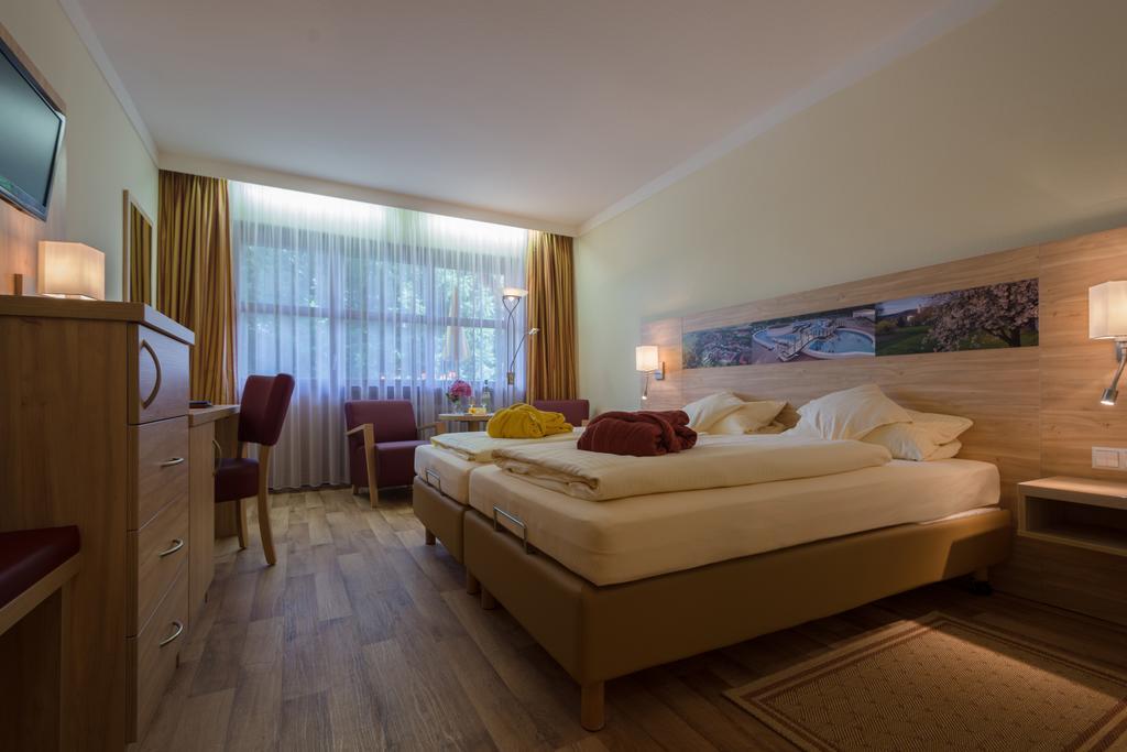 Hotel Quellenhof Bad Birnbach Exterior photo